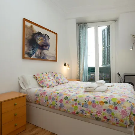 Apartment Fira *